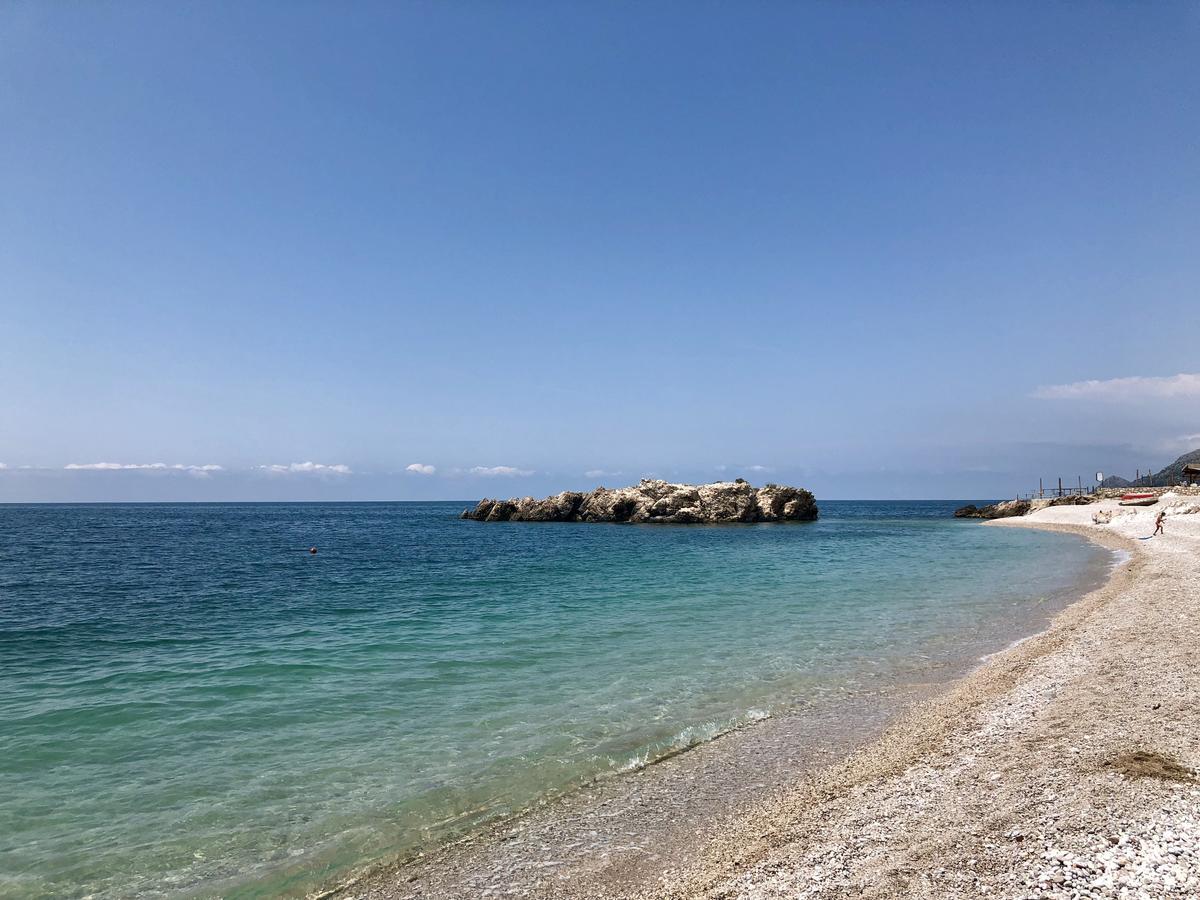 Sun&Sea Apartment Dobra Voda Buitenkant foto